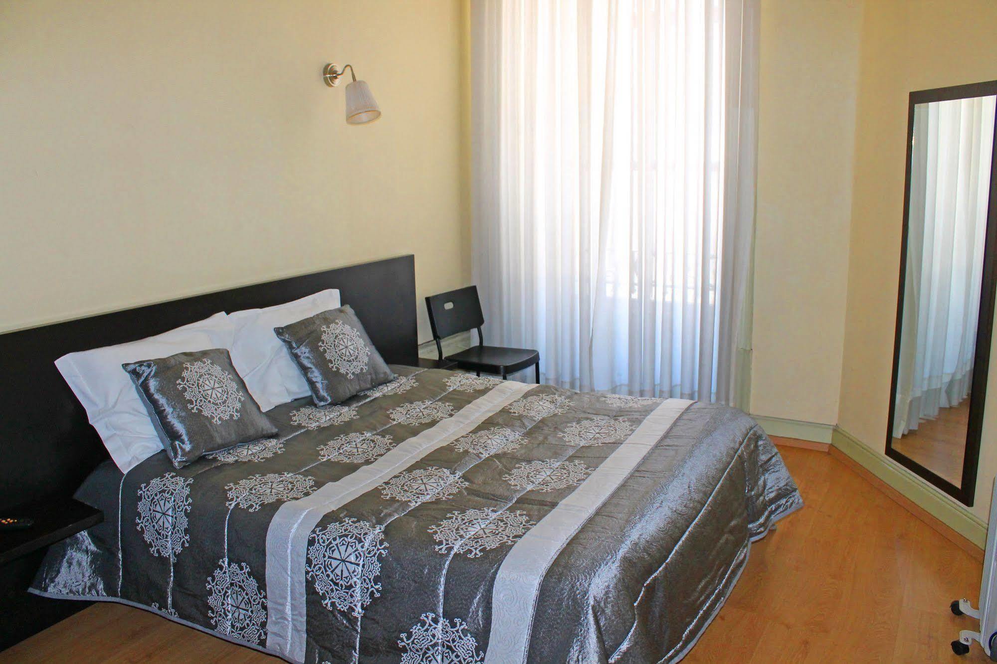 Lunar Guest House Porto Exterior photo