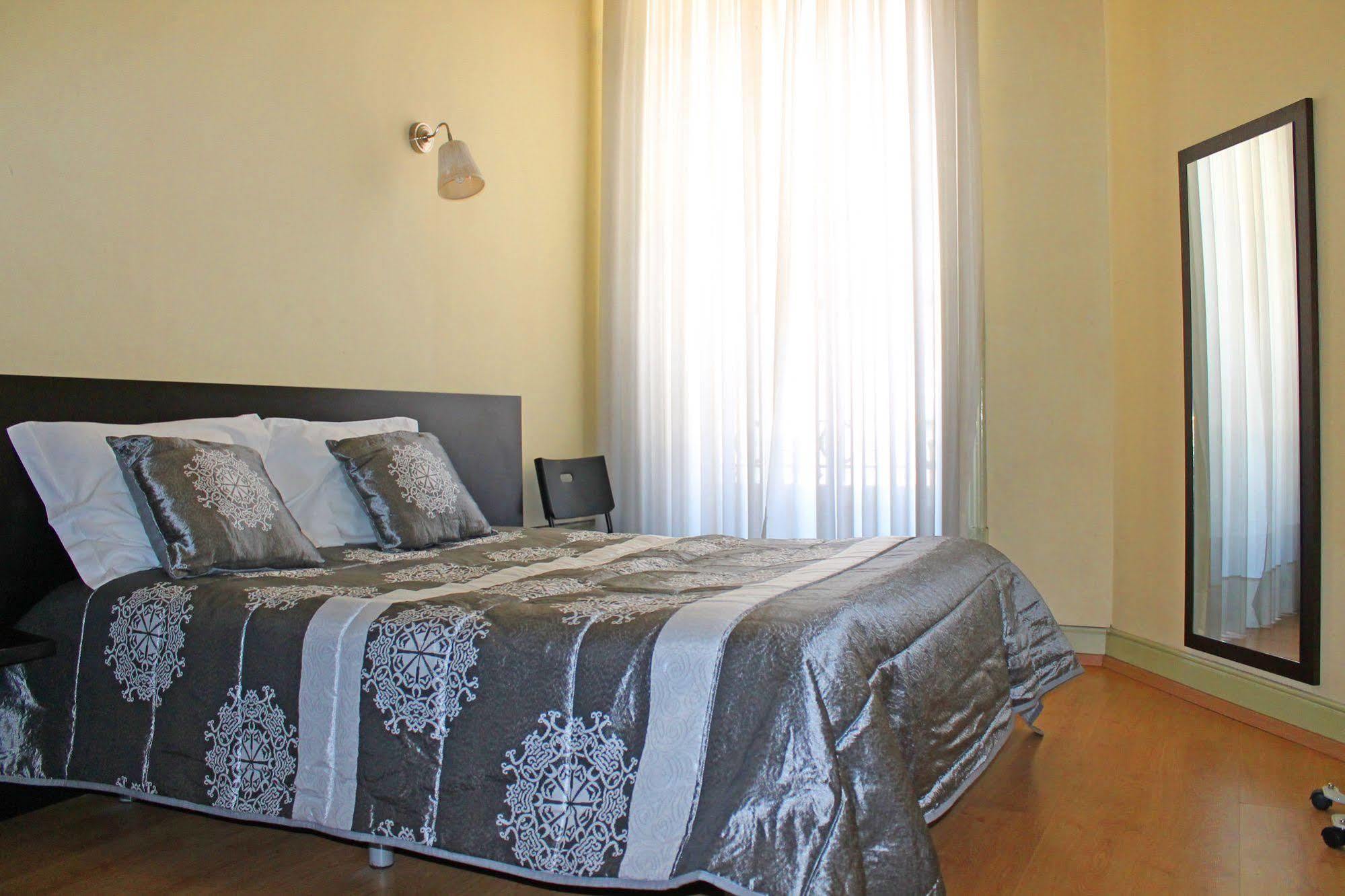 Lunar Guest House Porto Exterior photo